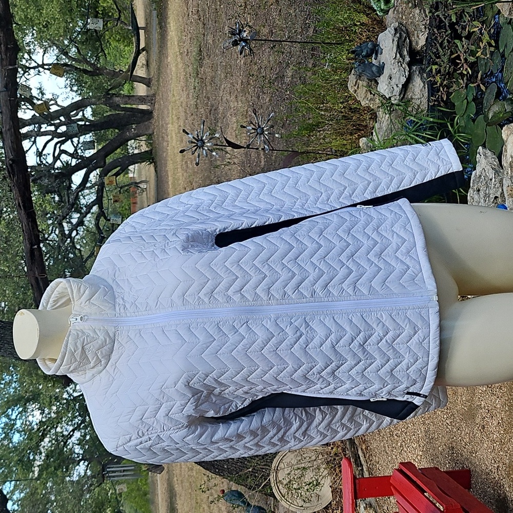 NILS Brand White Lightweight Puffer Full Zip Jacket XL With Black Trim